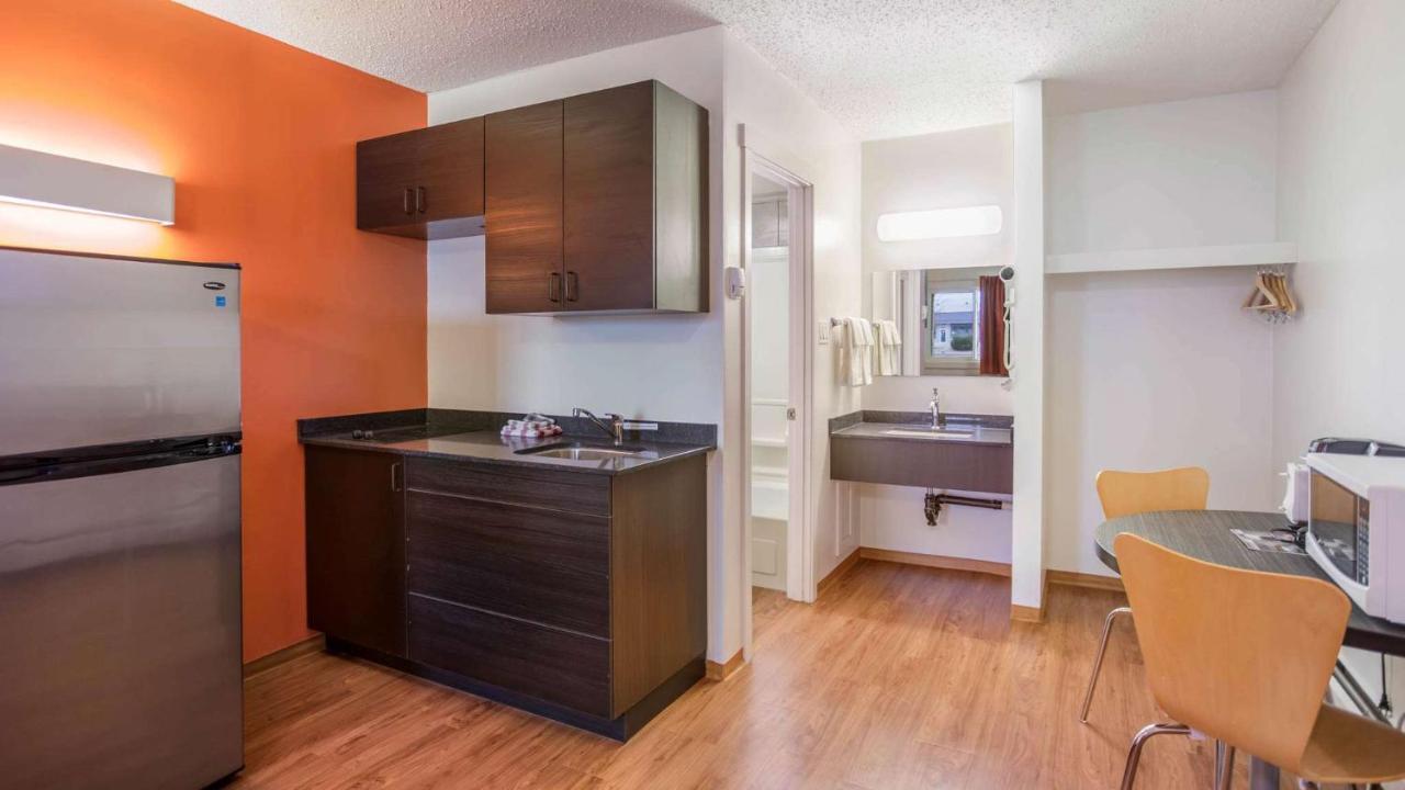 Motel Bo-Camrose, Ab 外观 照片