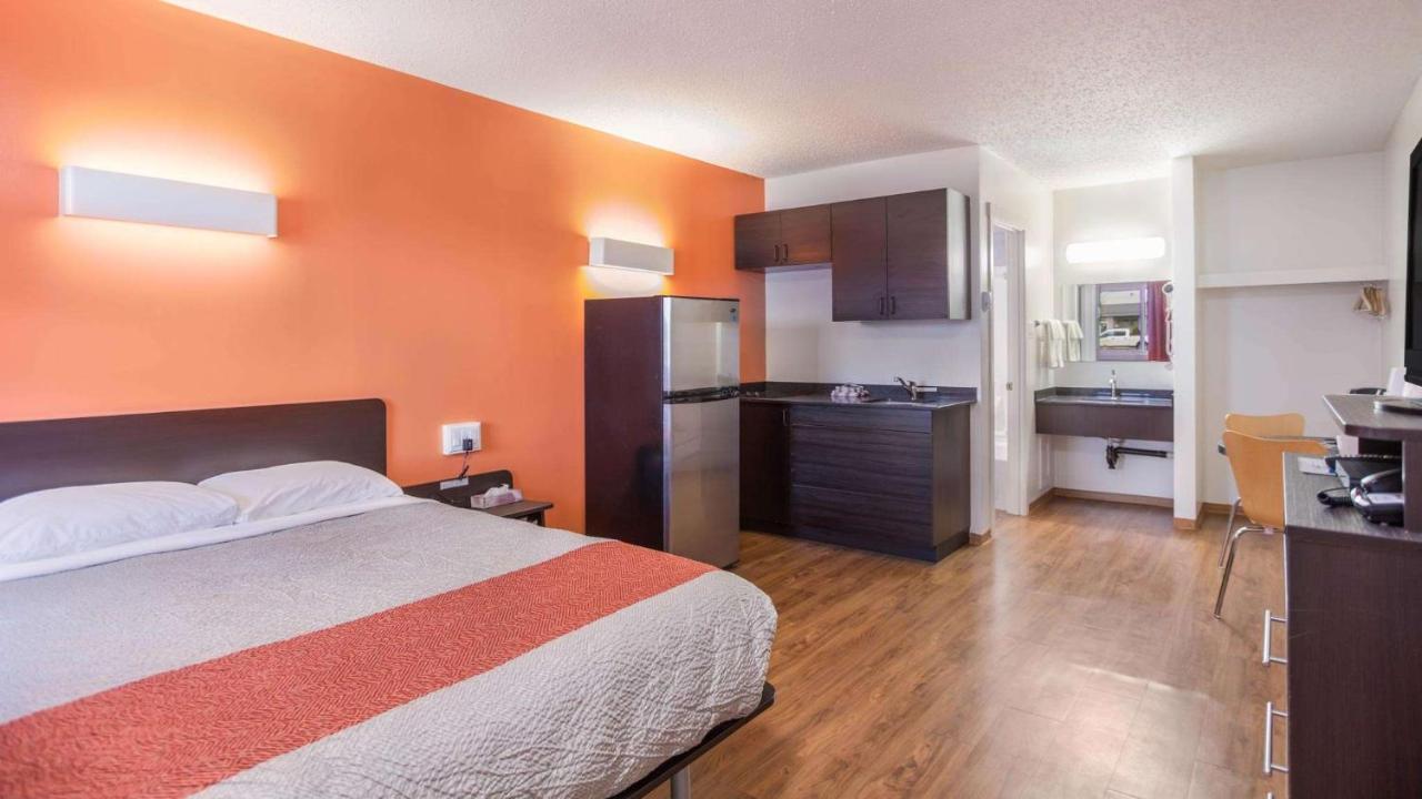 Motel Bo-Camrose, Ab 外观 照片