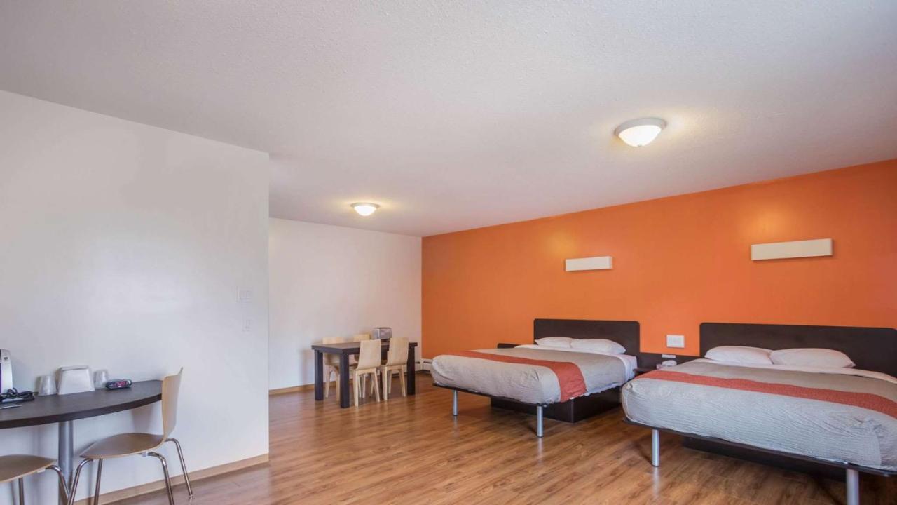 Motel Bo-Camrose, Ab 外观 照片