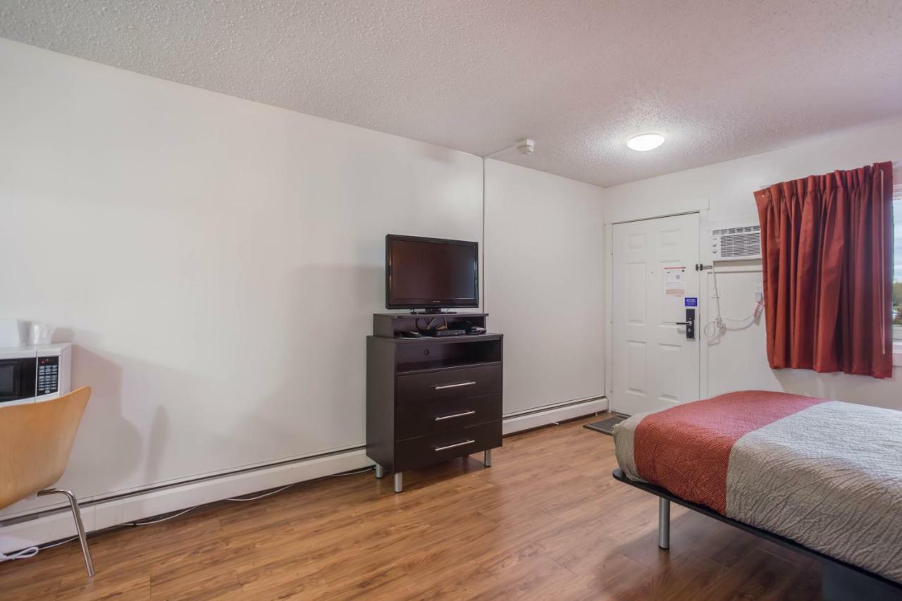 Motel Bo-Camrose, Ab 外观 照片