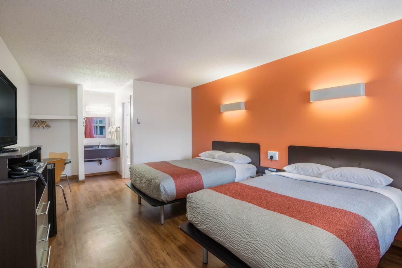 Motel Bo-Camrose, Ab 外观 照片